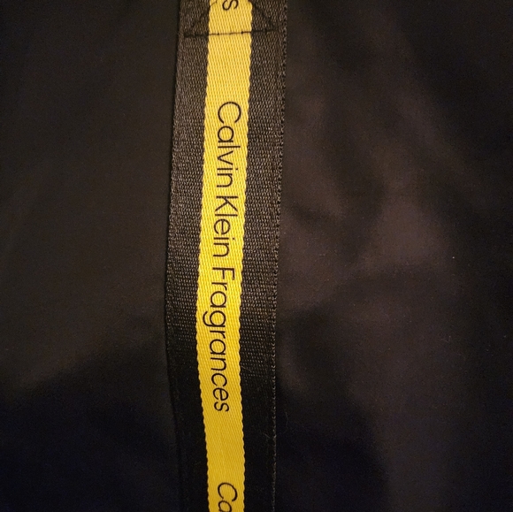 Calvin Klein duffle bag - Picture 2 of 2